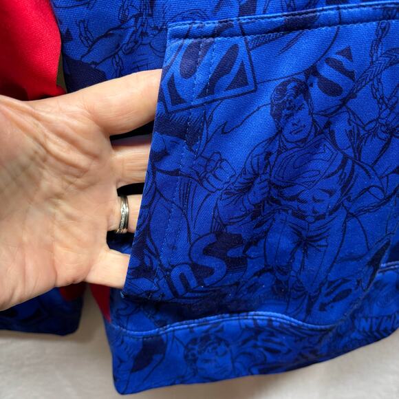 Youth Medium Superman Hoodie - Perfect for Fall/Winter! - Picture 4 of 7